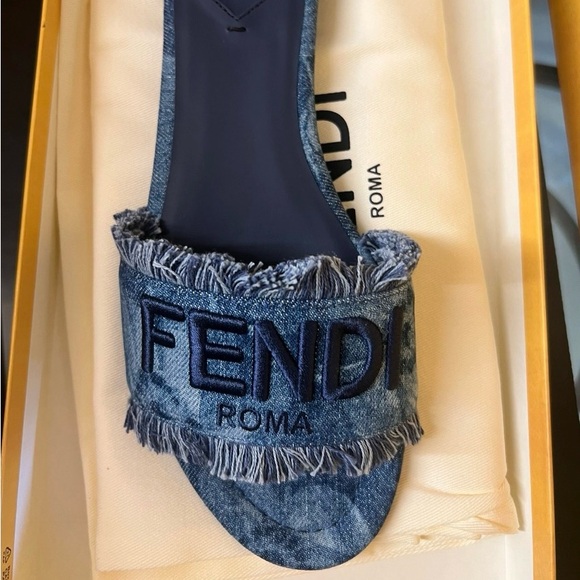 Fendi Sunshine Frayed Denim Slide Sandals Brand New w/ Box - Picture 2 of 6